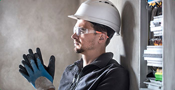 Hirschbach-GmbH-Jobs-Elektroniker-Web-mobile